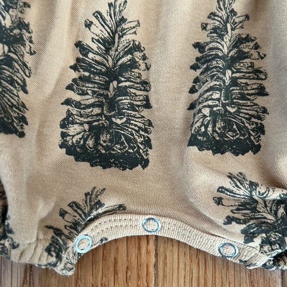 Kate Quinn pinecone bubble one piece 18-24 - Picture 3 of 3